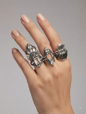 FREE PEOPLE Silver Crystal Statement Rings - Set of 4